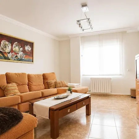 Spacious In Downtown 公寓 *